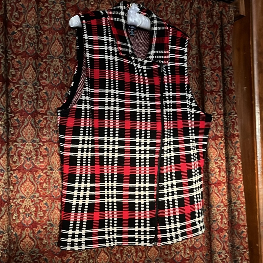 WM XXL Chaps Knit Vest Excellent Condition 
Red, white, black plaid Winter